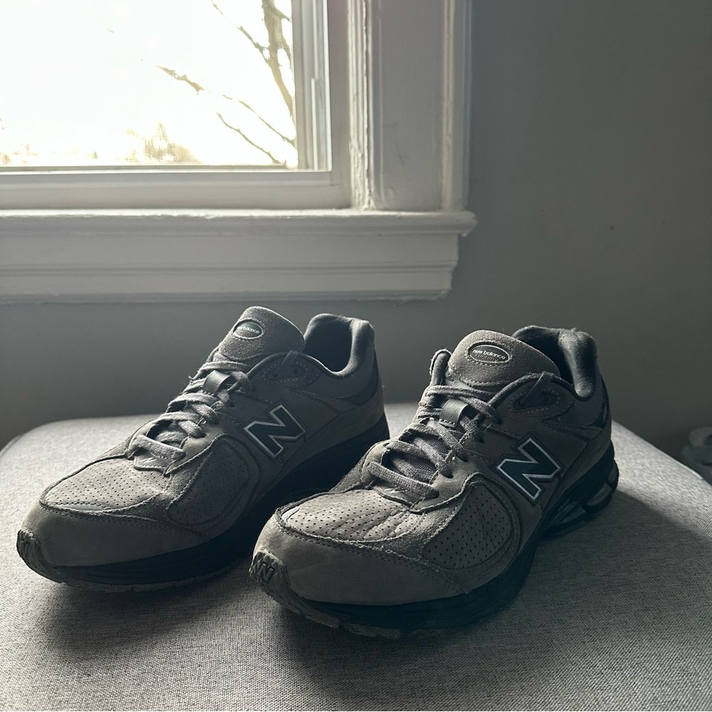 New Balance Men's Gray Athletic Shoes - Picture 6 of 6
